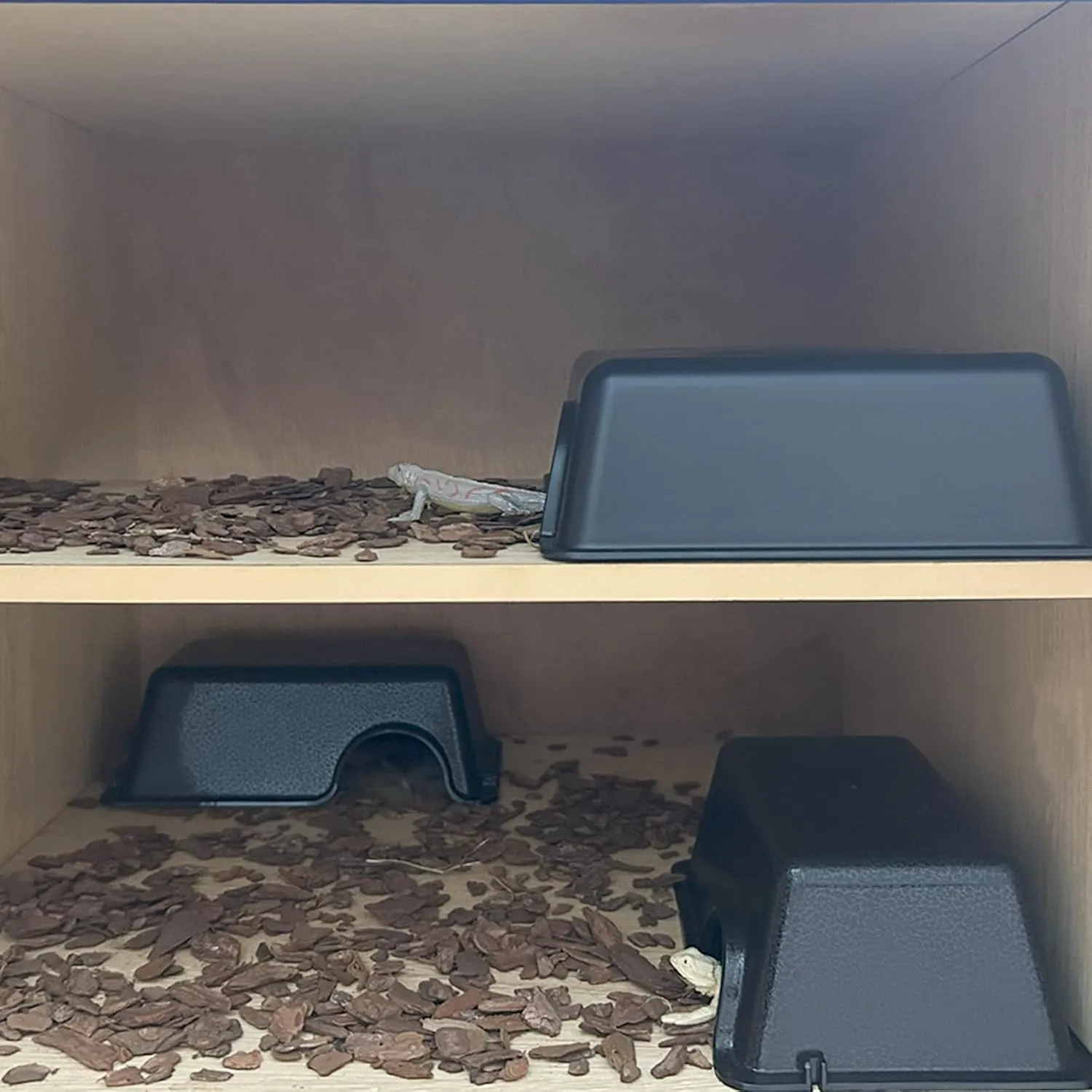 Durable Reptile Hide Box, Ball Python Hide, Leopard Gecko Hide, Bearded Dragon Hide, Easy to Clean Reptile Hides Cave for Tank, Snake Hide Enclosure (9.45" x 6.89" x 2.17" Large)
