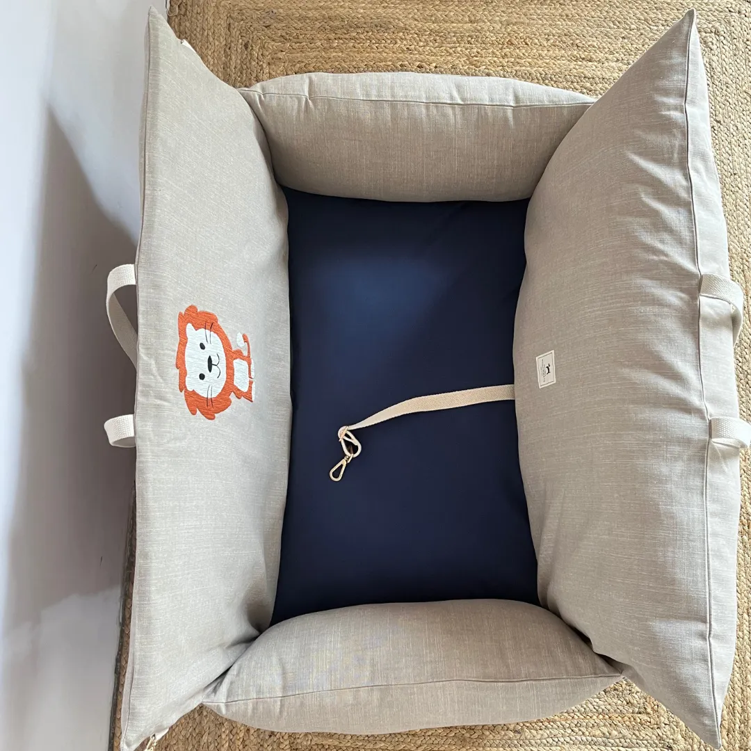 PoochMate OAK 3.0 Baby Lion Travel Dog Bed Beige & Blue Medium